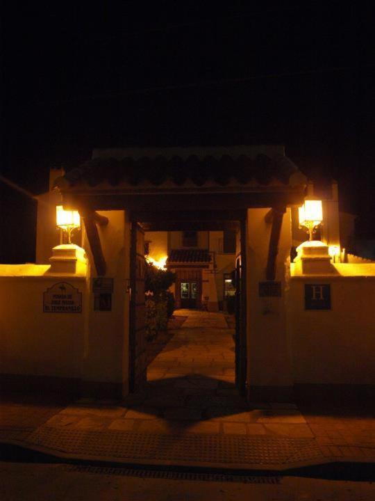 Posada De Jose Mª El Tempranillo Alameda Bagian luar foto